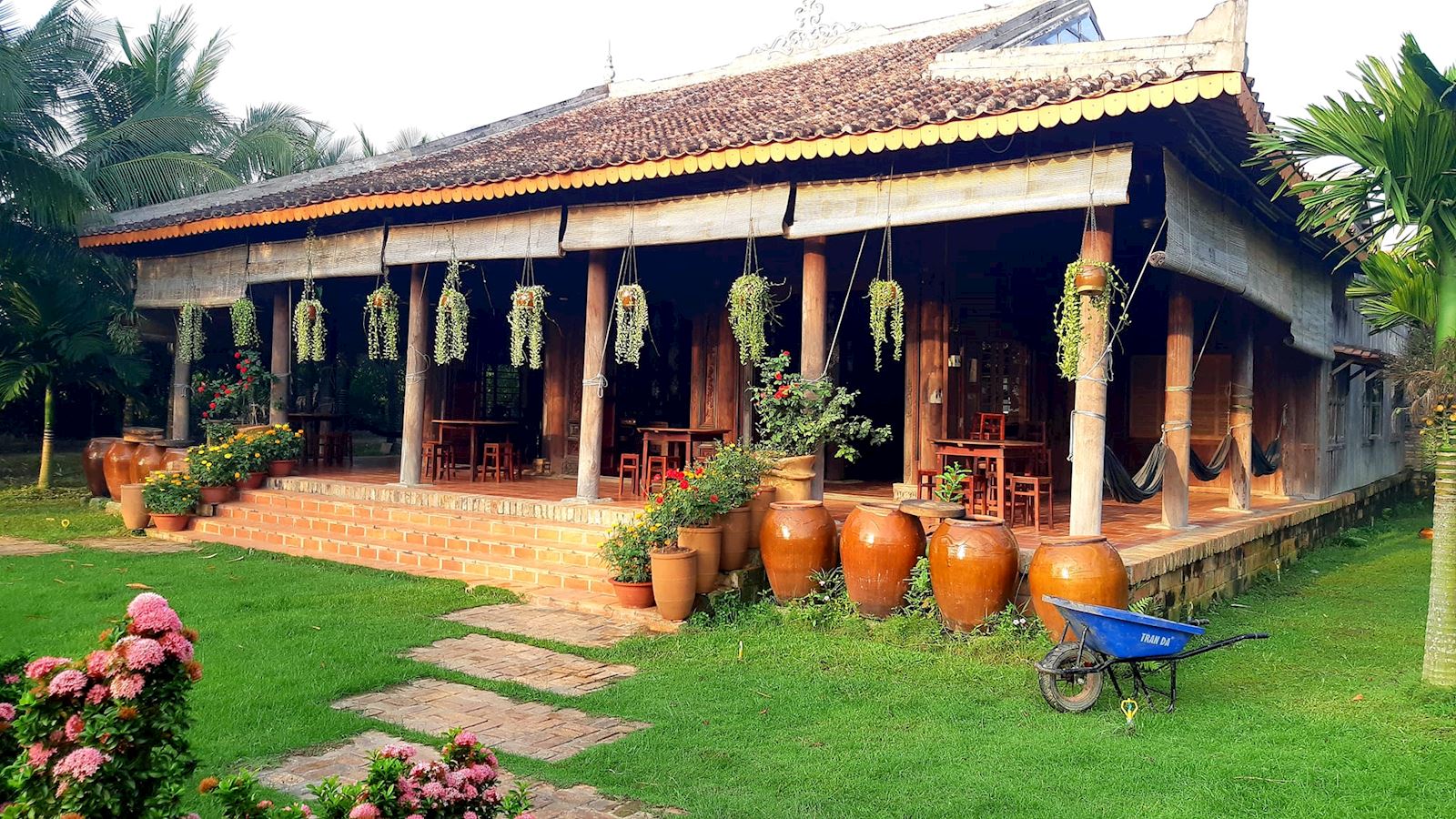 út trinh homestay